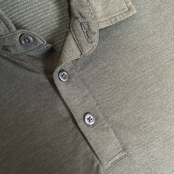 Lululemon Polo Shirt Mens Medium Black Performance Short Sleeve Athleisure Adult - Picture 3 of 7